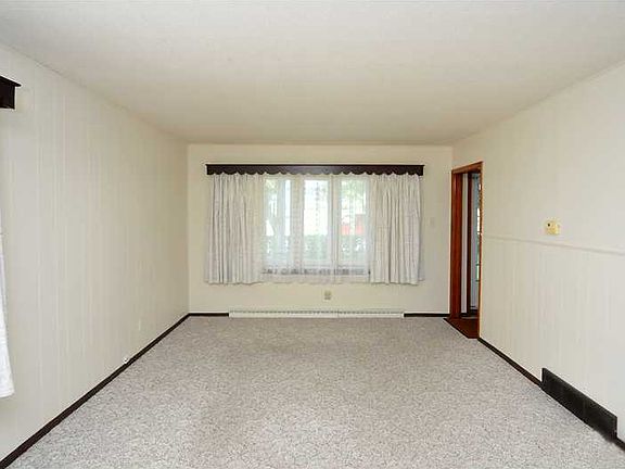 Plenty of light, neutral decor.