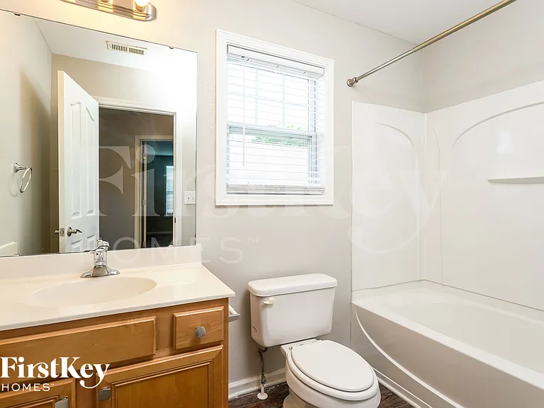 221 Bridgewater Dr — Photo 17