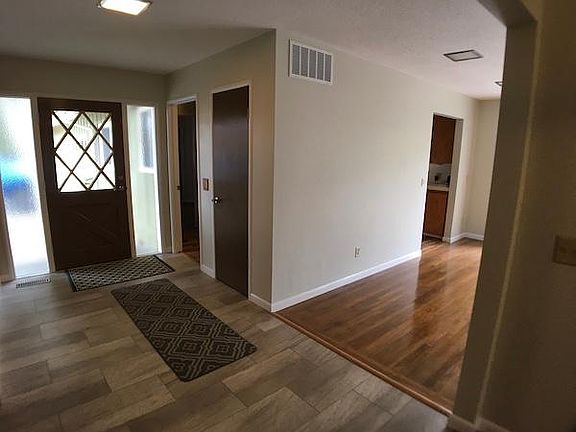 4th image of 340 Herrick Ave