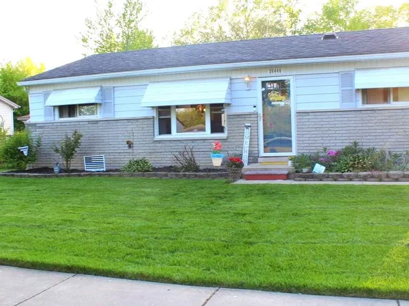 26440 Willow Cv, Woodhaven, MI 48183