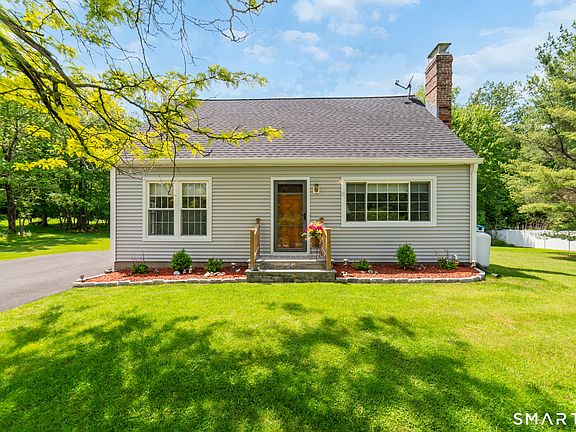 2nd image of 38 Fountainhead Road