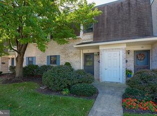 11 Valleybrook Dr, Lancaster, PA 17601