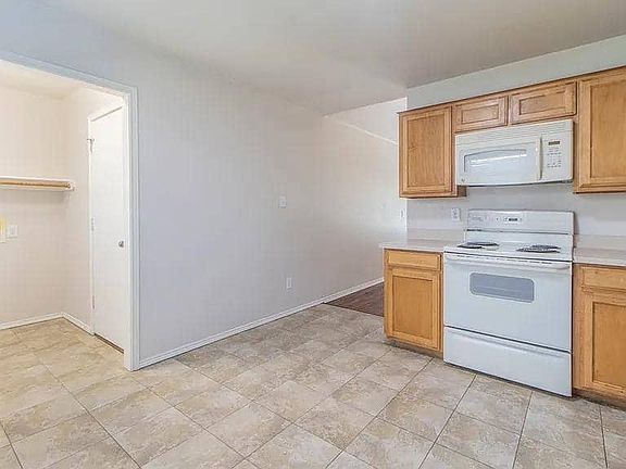 4th image of 501 Marquette Ave #744