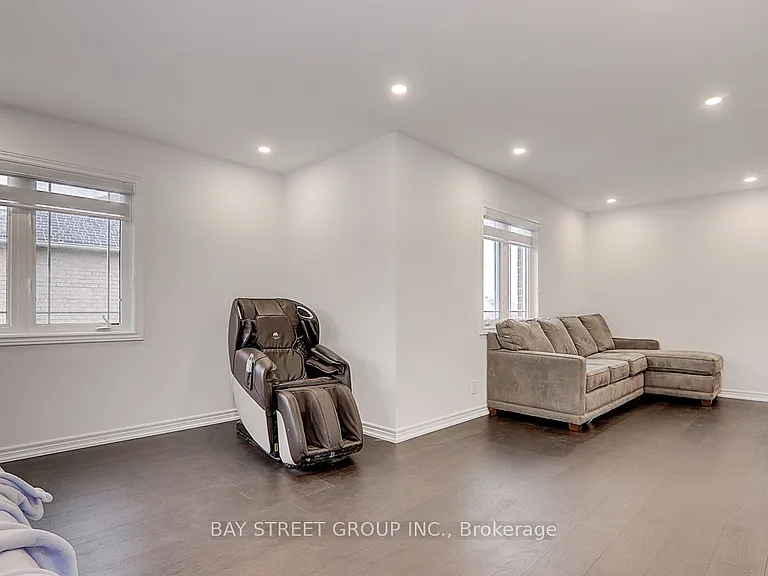 201 Bilbrough St — Photo 16