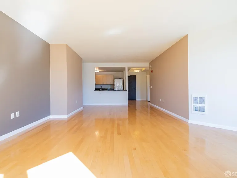 88 King St #606 — Photo 12