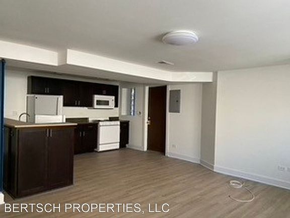 3rd image of 900 W Sunnyside Ave #8892204