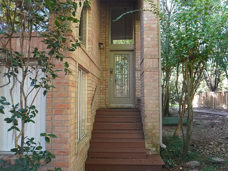 31 N Lakeridge Cir — Photo 1