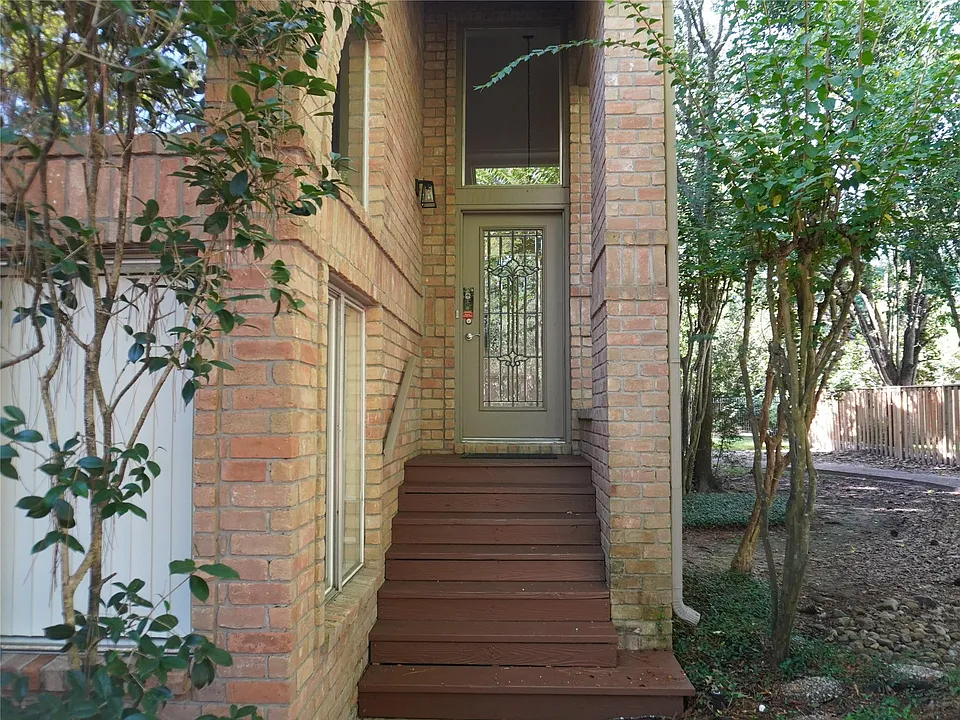 31 N Lakeridge Cir