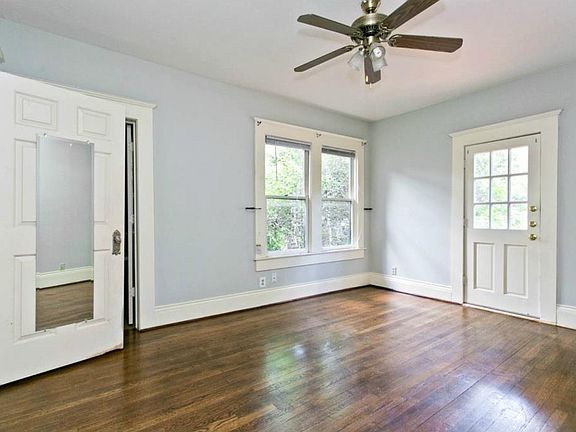 3rd image of 4936 Worth St APT B
