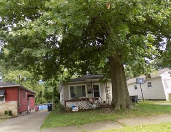 3rd image of 1181 Easton Dr