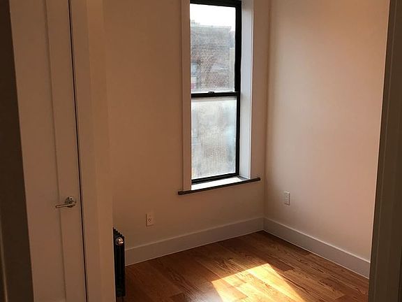 5th image of 421 Audubon Ave #53