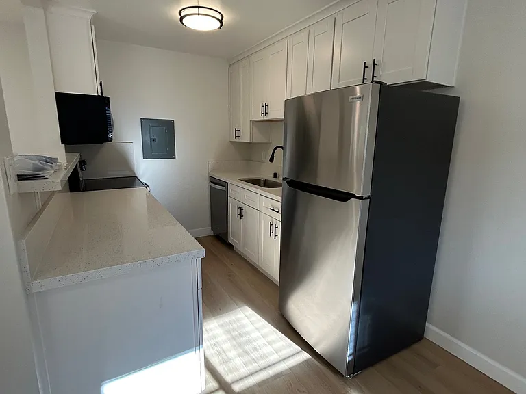 3745 Miramar Way — Photo 12