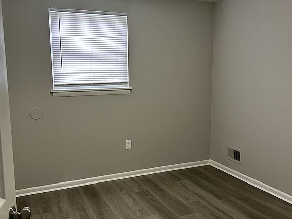 3rd image of 4813 Saddlebrook Ln APT 1
