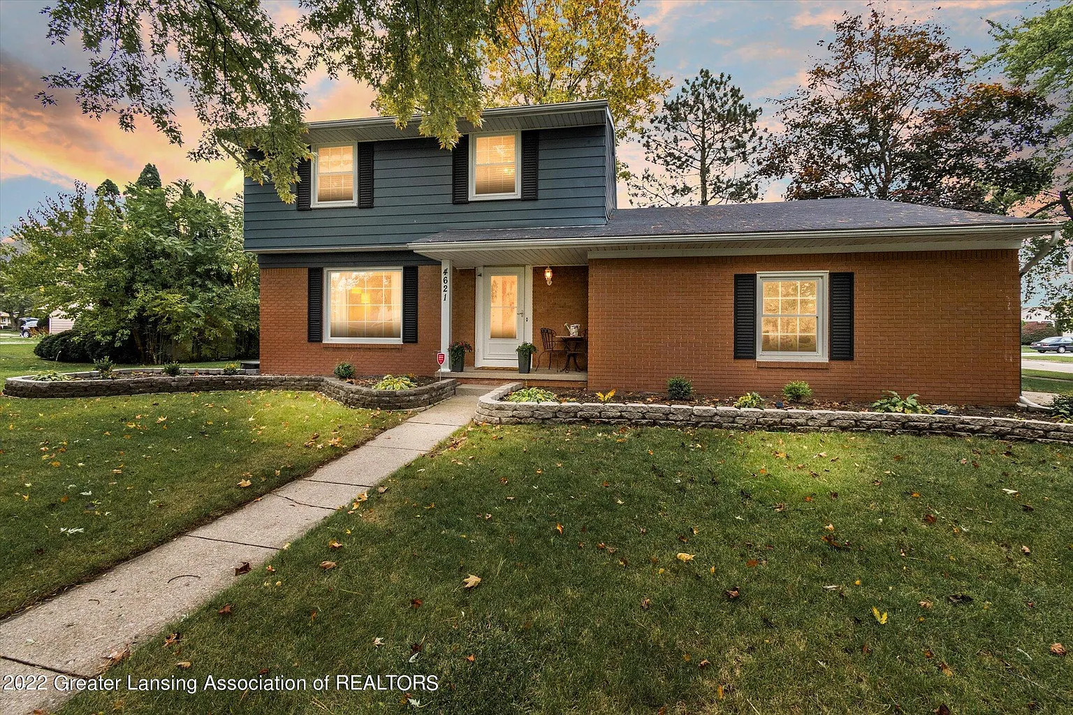 4621 Meaford St photo 1