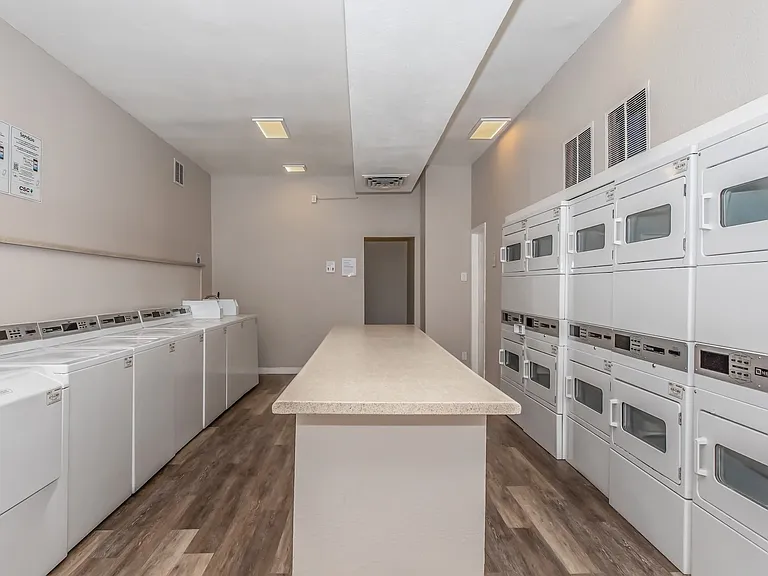 Aqua Apartments — Photo 16