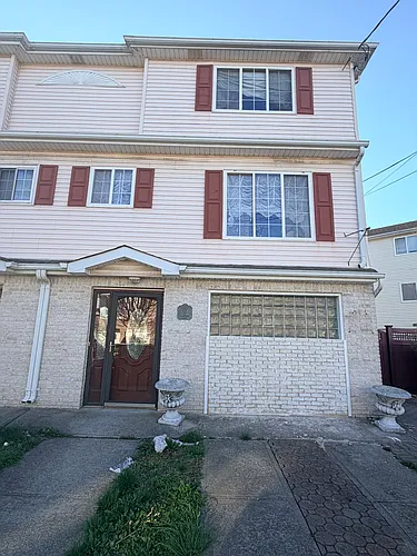 27 Oceanside Ave #1 Photo 1