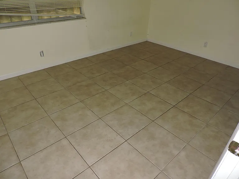 8599 Crater Ter — Photo 13