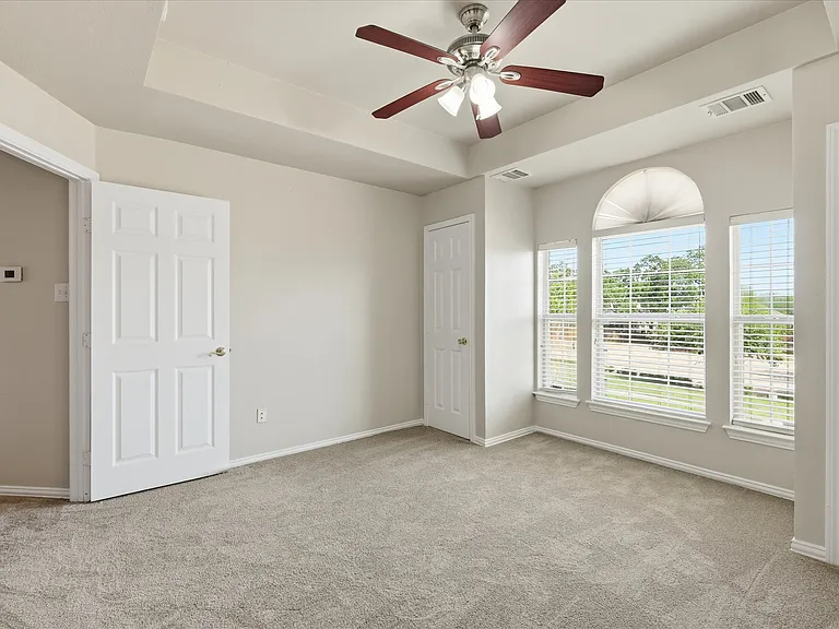 944 Hedgcoxe Rd — Photo 33