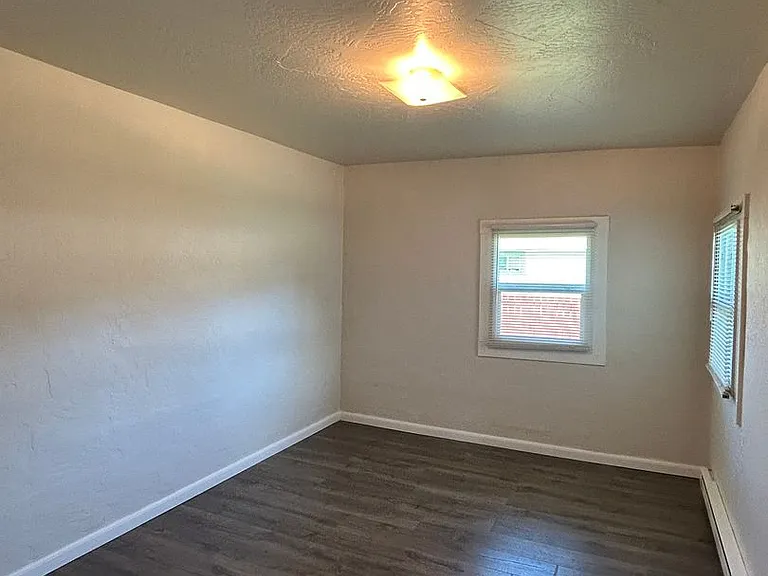 203 SW 6th Ave — Photo 8