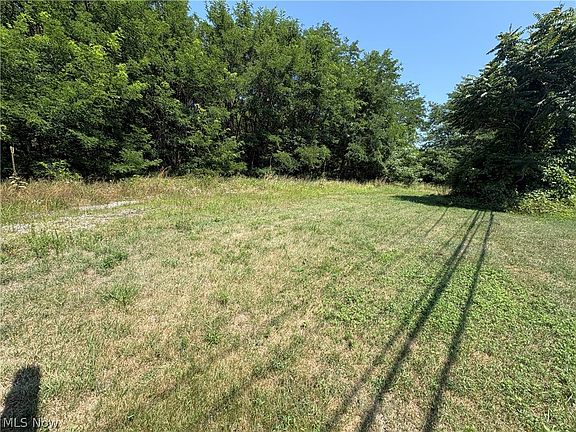 3rd image of 5395 N Ridge Rd