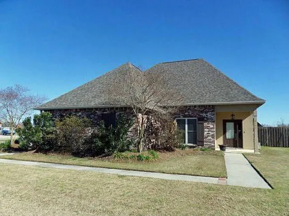 6344 Pelican Crossing Dr, Gonzales, LA 70737