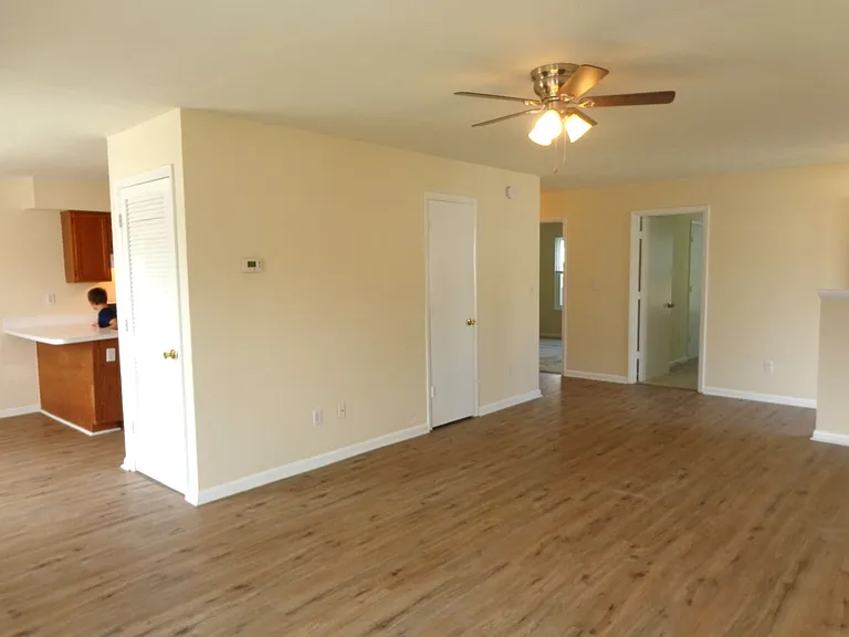 4636 Coronet Ave — Photo 2