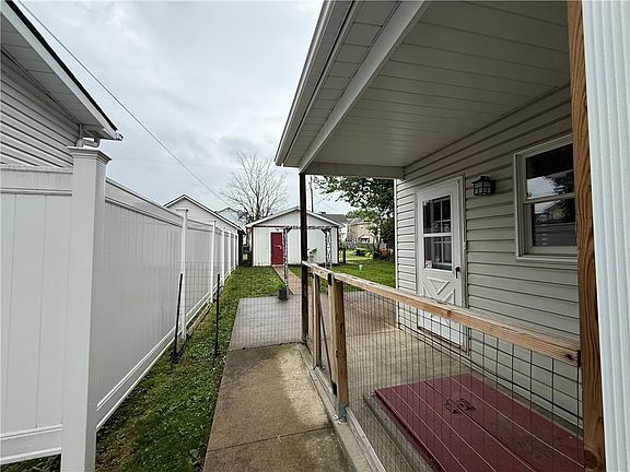 3rd image of 417 Fairmont St