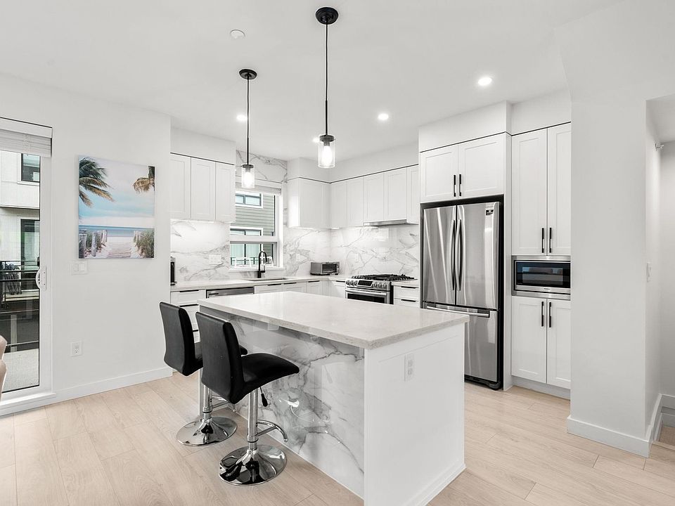 1st image of 3021 Saint George St #202
