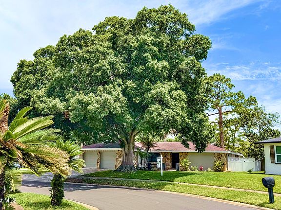 2nd image of 4205 Grovewood Ln