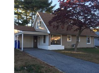 15 Blueberry Ln, Willingboro, NJ 08046