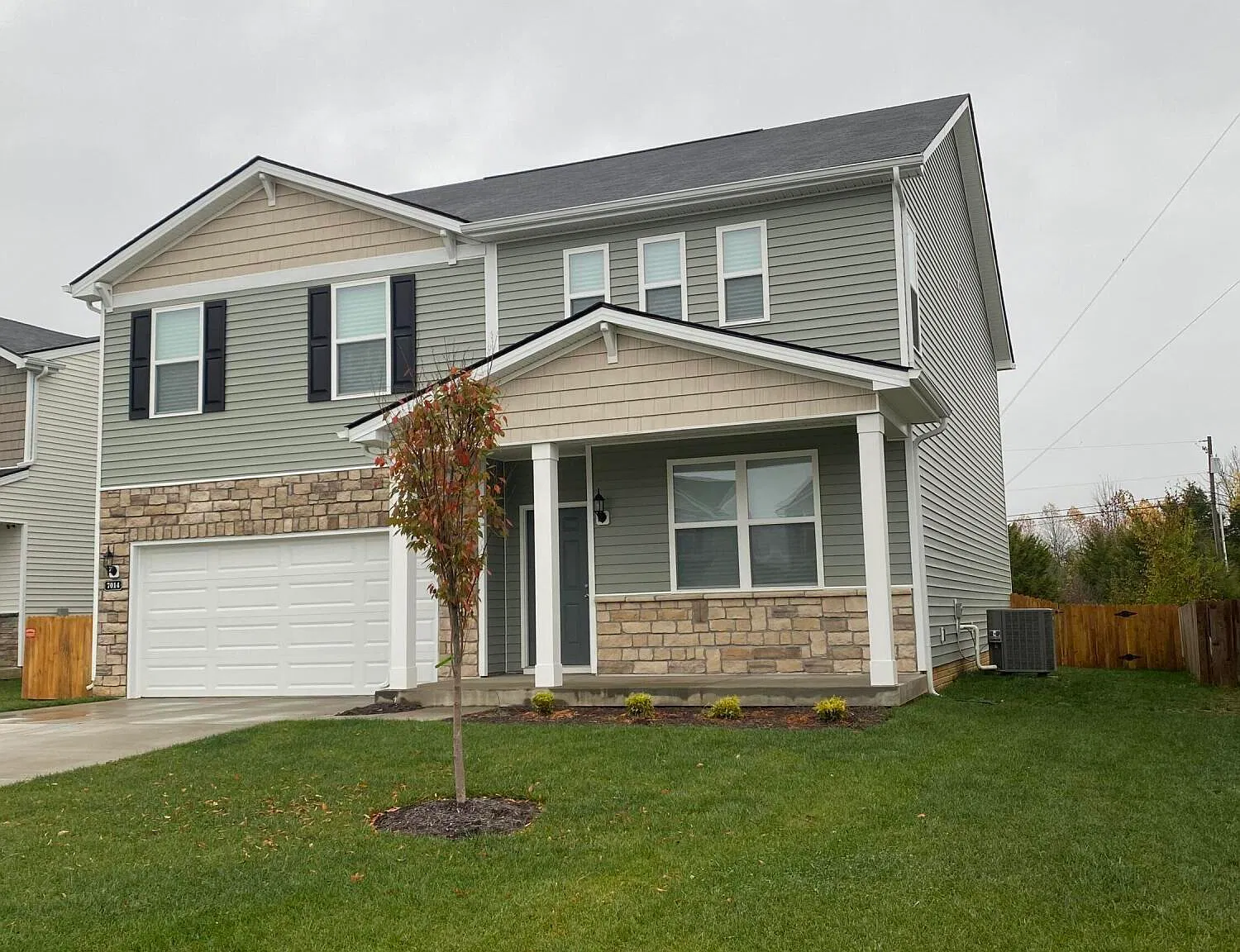 4 bed, 2.5 bath, 2606 sqft, $2,400 — Photo 4