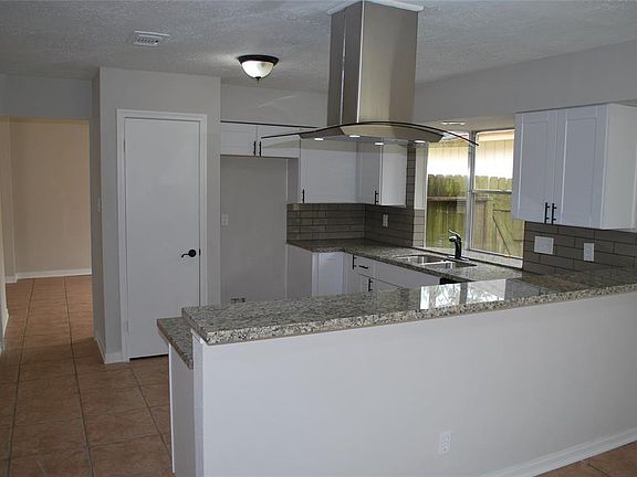 2nd image of 5310 Shady Gardens Dr