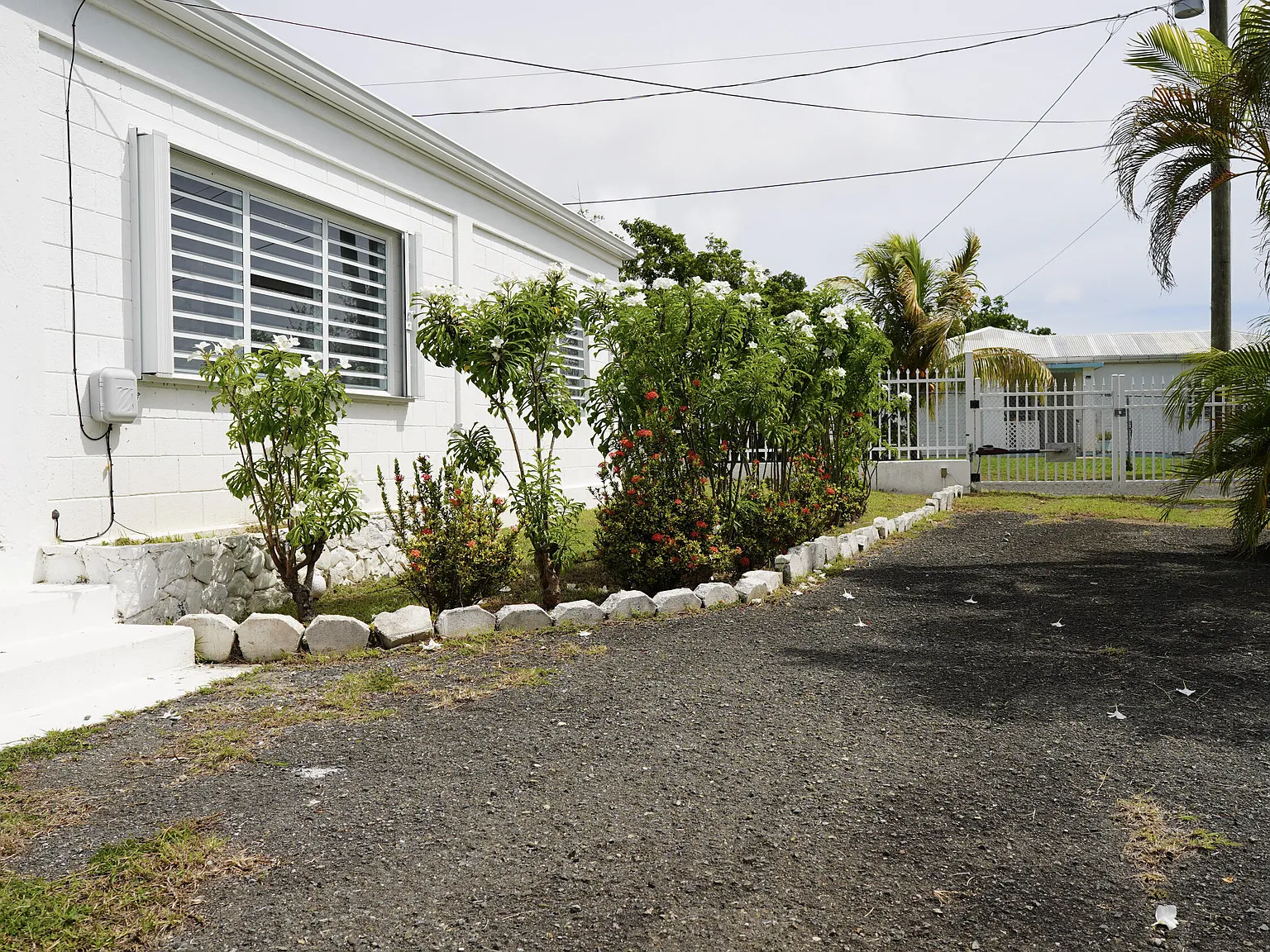 3 bed, 1160 sqft, $2,200 — Photo 3
