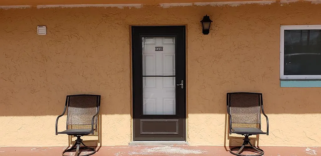 2 bed, 968 sqft, $1,700 — Photo 2