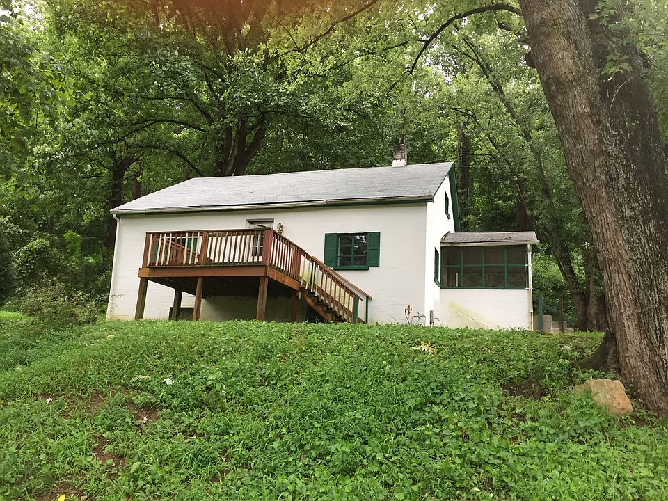 1st image of 5451 Cove School Ln