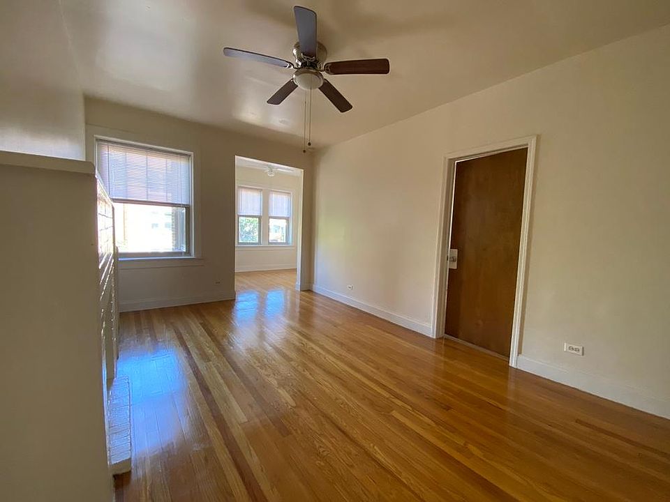 1st image of 2655 W Ainslie St #2