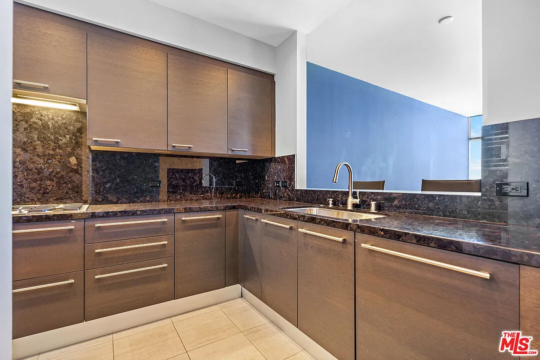 1 bed, 2.0 bath, 1140 sqft, $5,199 — Photo 3