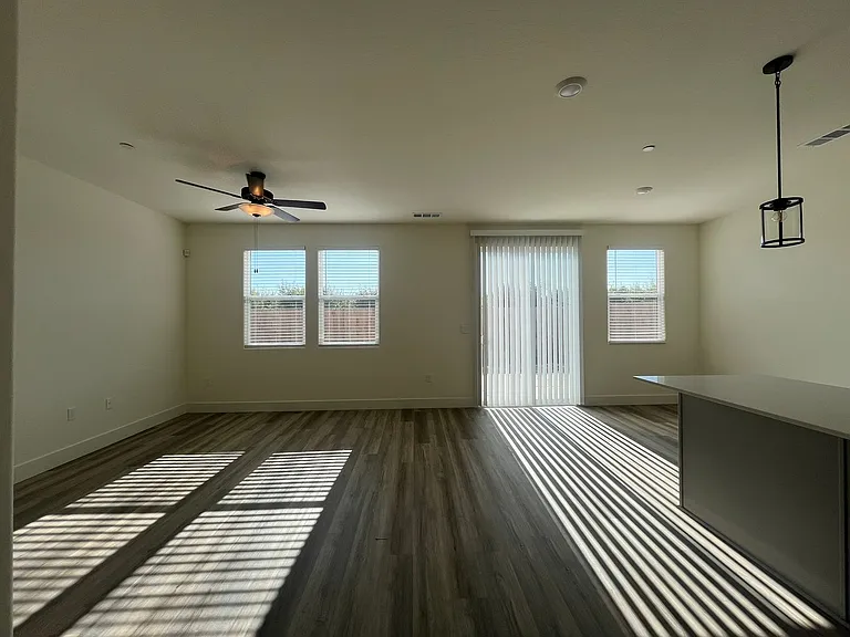 2312 N Kayenta St — Photo 3