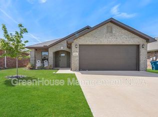 6111 NW McClellen St, Bentonville, AR 72713