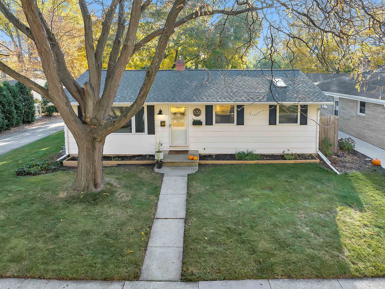 636 N Michigan St, De Pere, WI 54115 Zillow