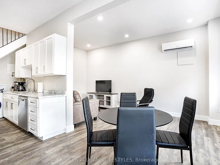537 Talbot St #4 — Photo 19