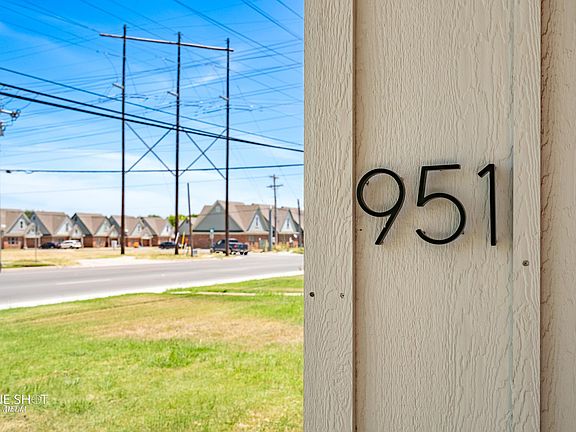 5th image of 951 Kenwood Dr