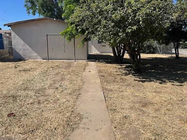 301 E J St — Photo 6