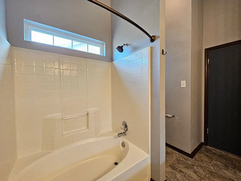 2209 Pixton Dr — Photo 12