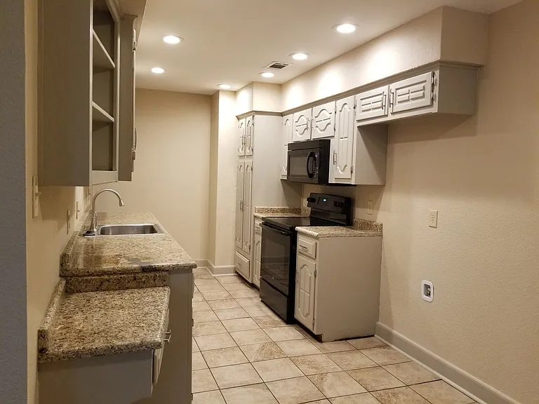 900 Rivercrest Blvd — Photo 15