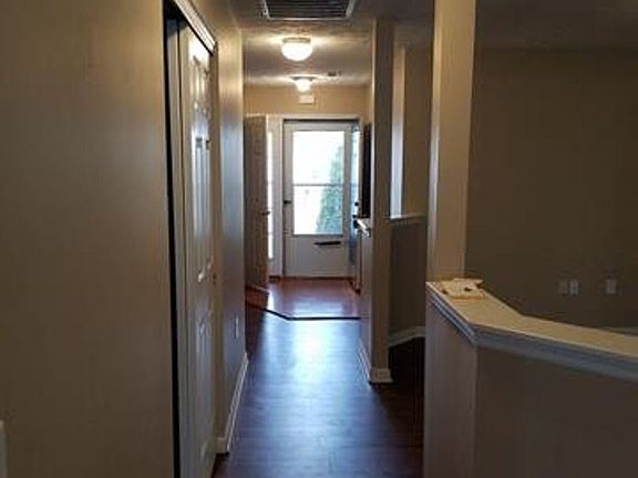 3rd image of 926 Delhi Dr