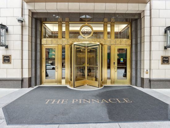 21 E Huron St APT 1404, Chicago, IL 60611