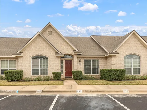 204 Fraternity Row, College Station, TX 77845