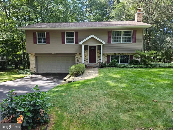 266 Oakley Dr, State College, PA 16803