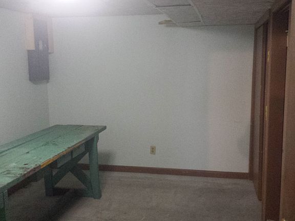 4th image of 957 Cherl Dr